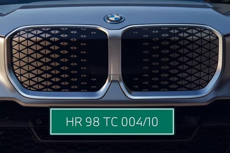 BMW iX1 LWB
