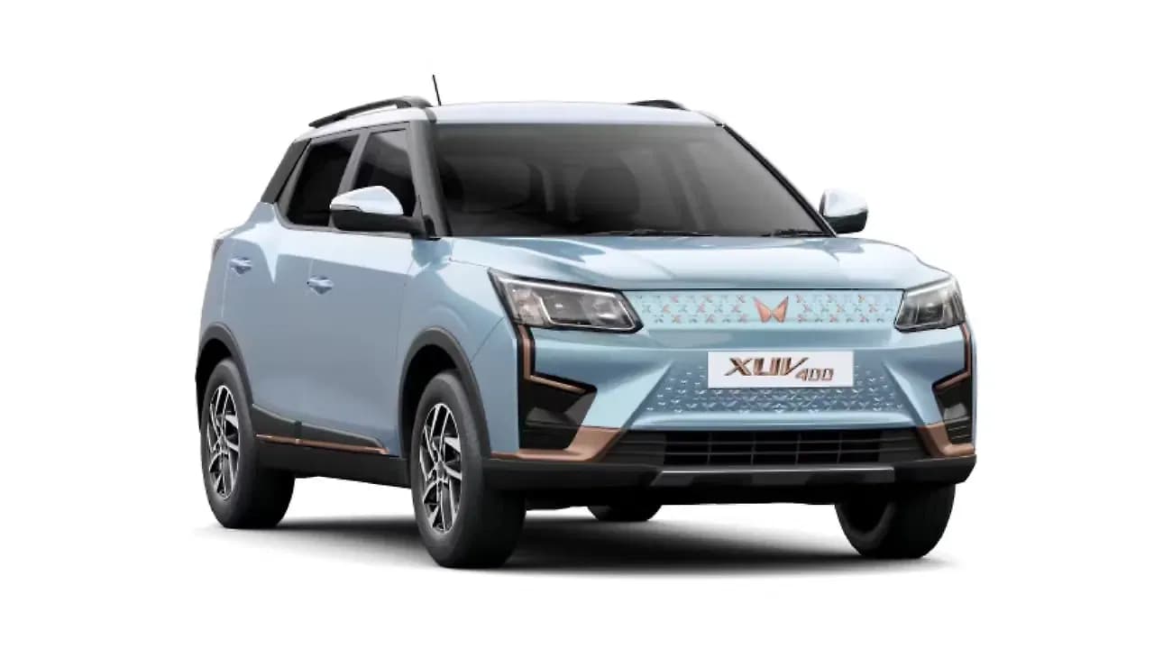 Mahindra XUV400 in Arctic Blue
