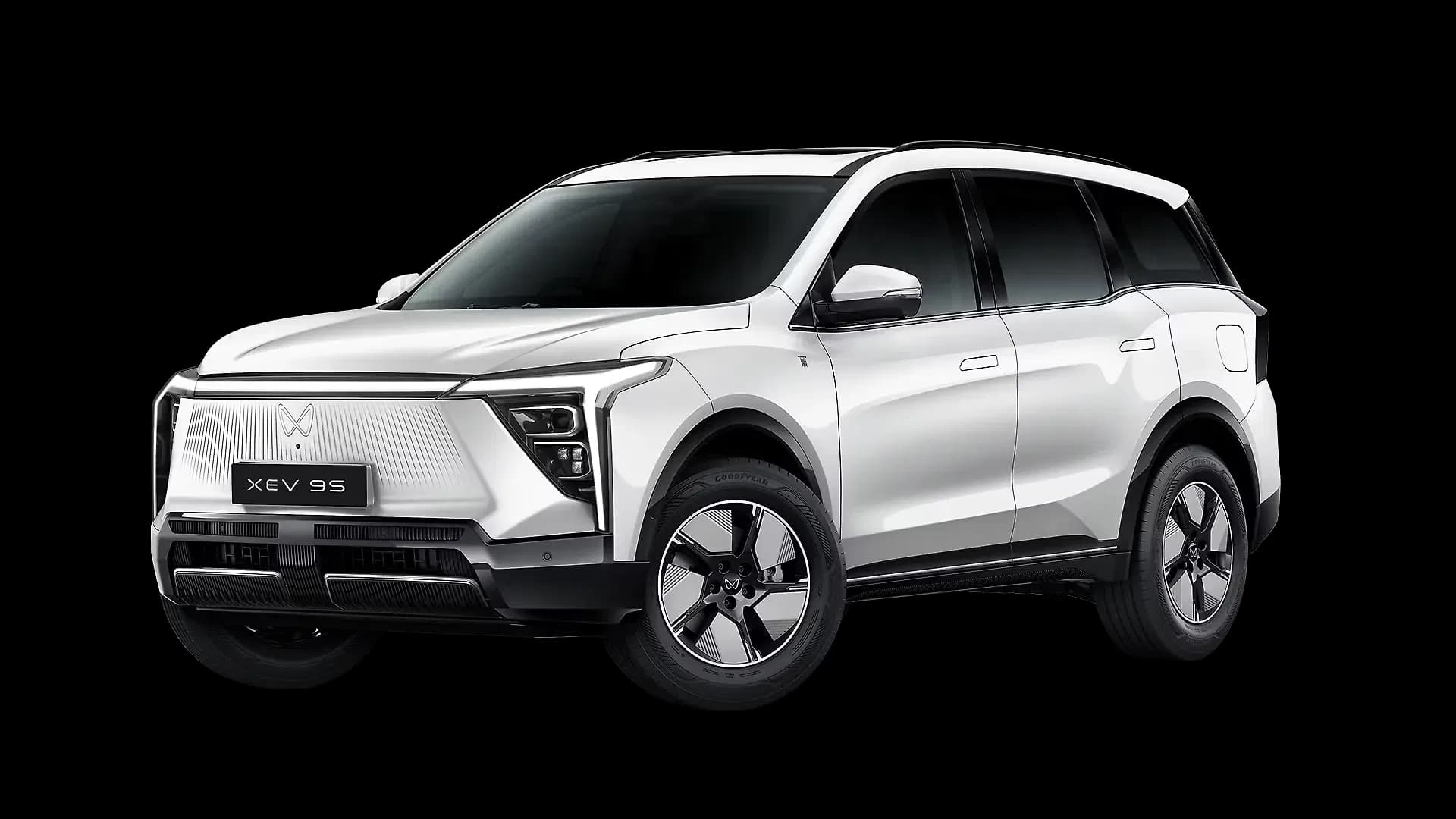 Mahindra XEV 9S in Everest White