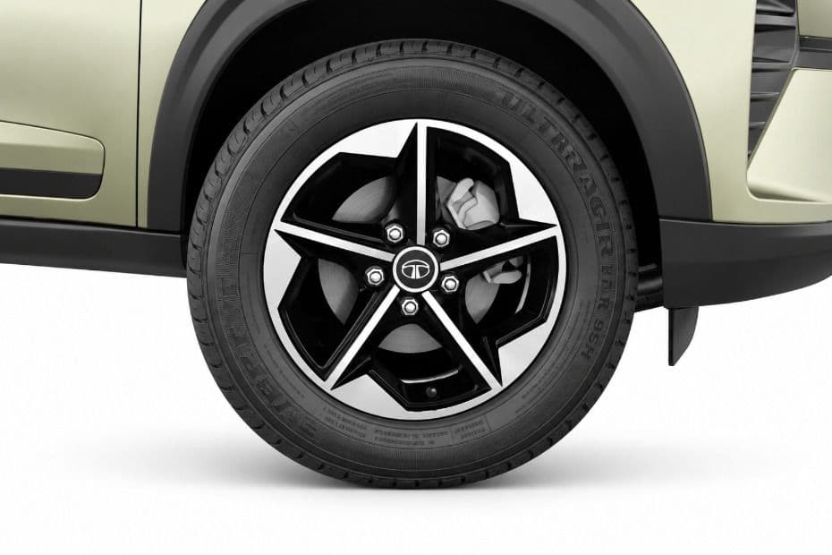 Close-up showing the sporty alloy wheel and tyre design