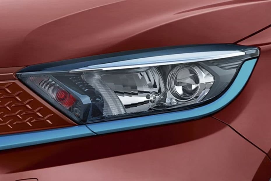Projector headlamp with distinctive EV blue detailing