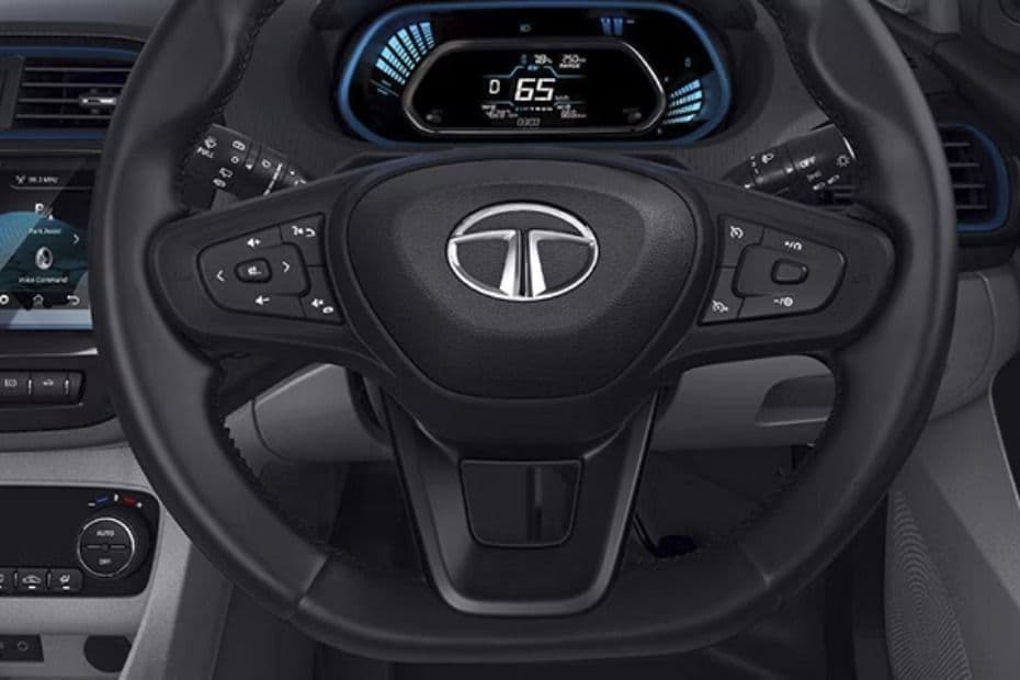 Steering wheel with digital instrument cluster